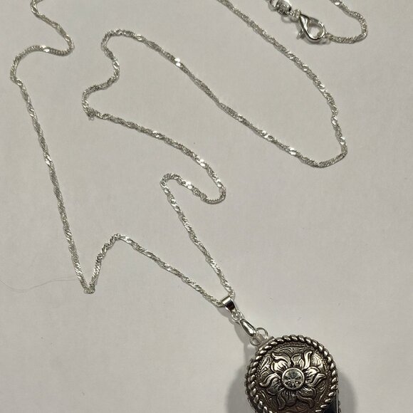 Magnifying Glass Rhinestone Oxidized Silver Jeweler's Loupe Pendant Necklace 20x - Picture 3 of 12